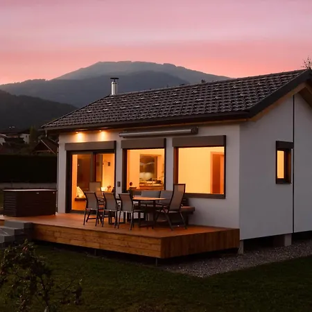 Tiny House Near Millstatt & Goldeck, Mountain View, & Nature Dom wakacyjny *